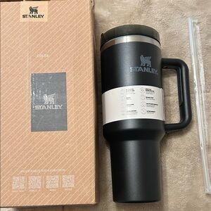 New 40oz H2.0 Stanley Black Insulated Travel Mug with Handle & Straw in box